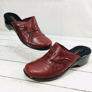 CLARKS BENDABLES Size 6.5 M Red Leather Mule Clog